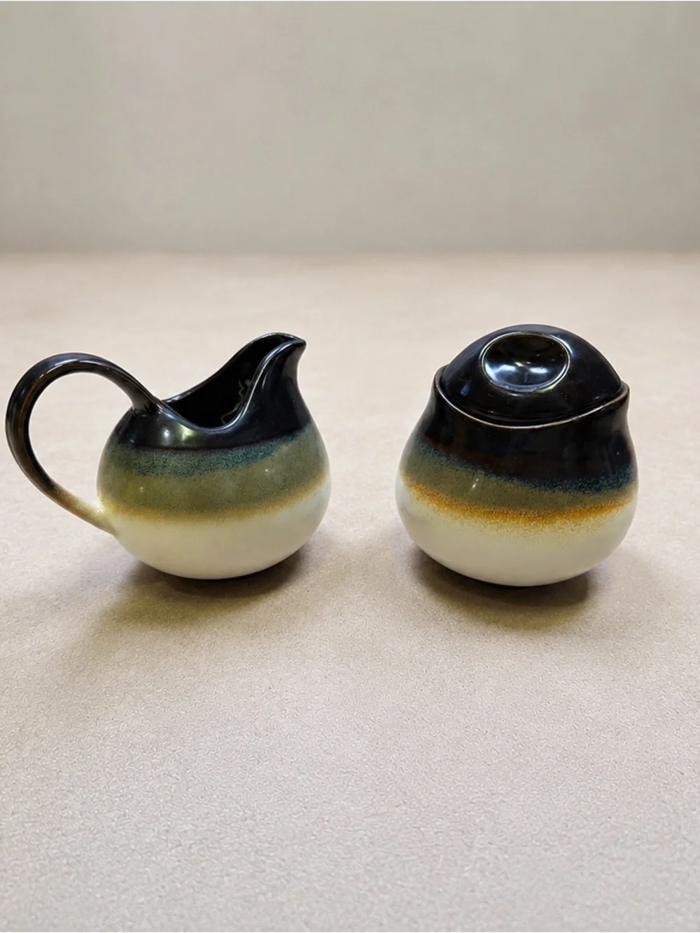 Sango Nova Black 4932 Stoneware Creamer & Covered Sugar Bowl Set circa 2000-2004